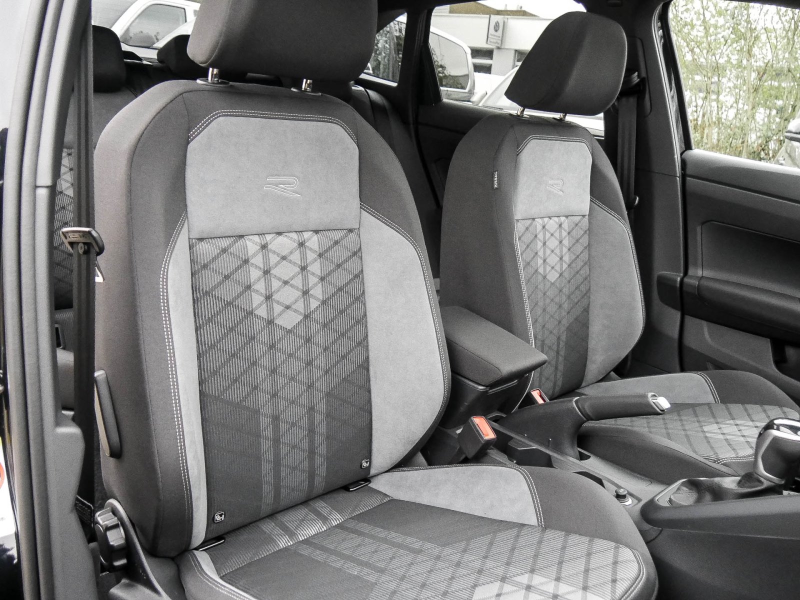 Volkswagen Taigo 1.5 TSI R-LINE DSG