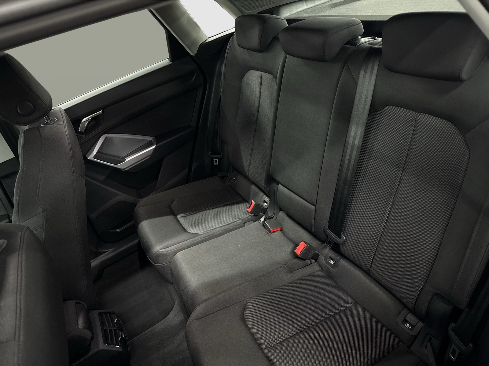 Audi Q3 35 S LINE KAMERA ALU18 eKLAPPE NAVI+ SITZHEIZ