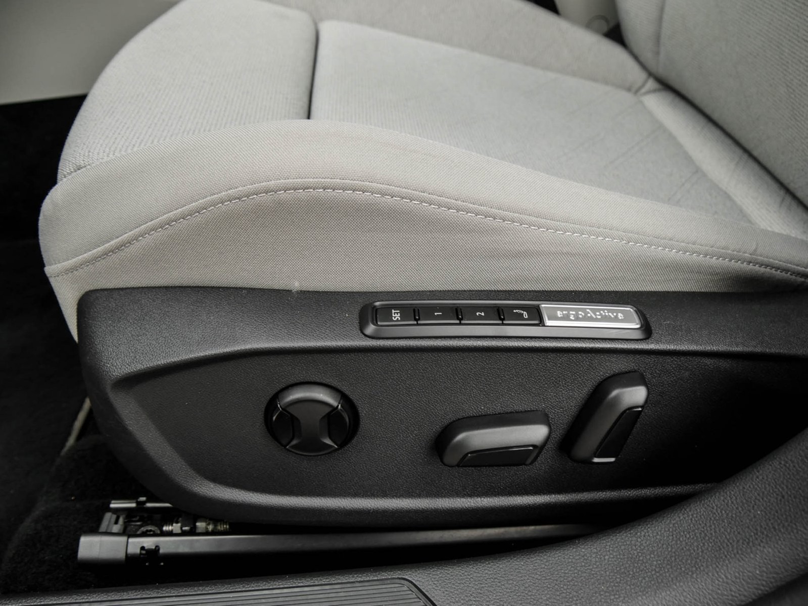 Volkswagen Golf VIII 2.0 LIFE ACC NAVI ALU LED SITZHEIZUNG