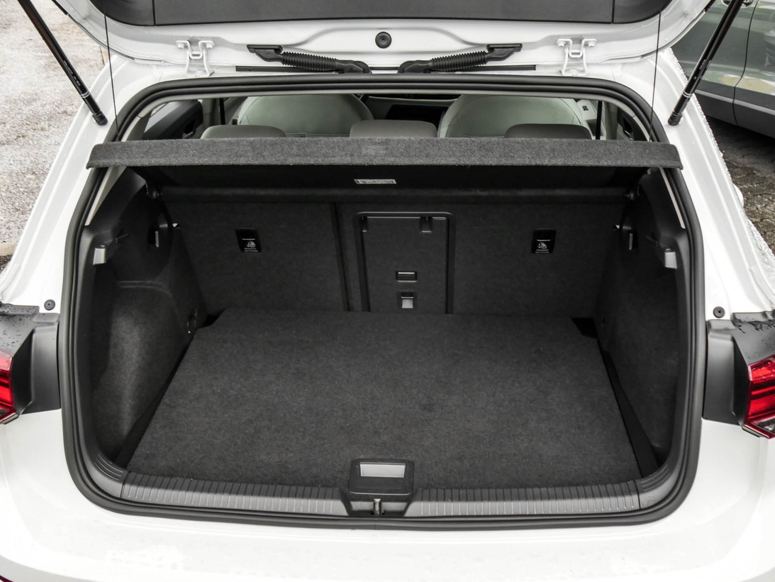 Volkswagen Golf VIII 2.0 LIFE ACC NAVI ALU LED SITZHEIZUNG