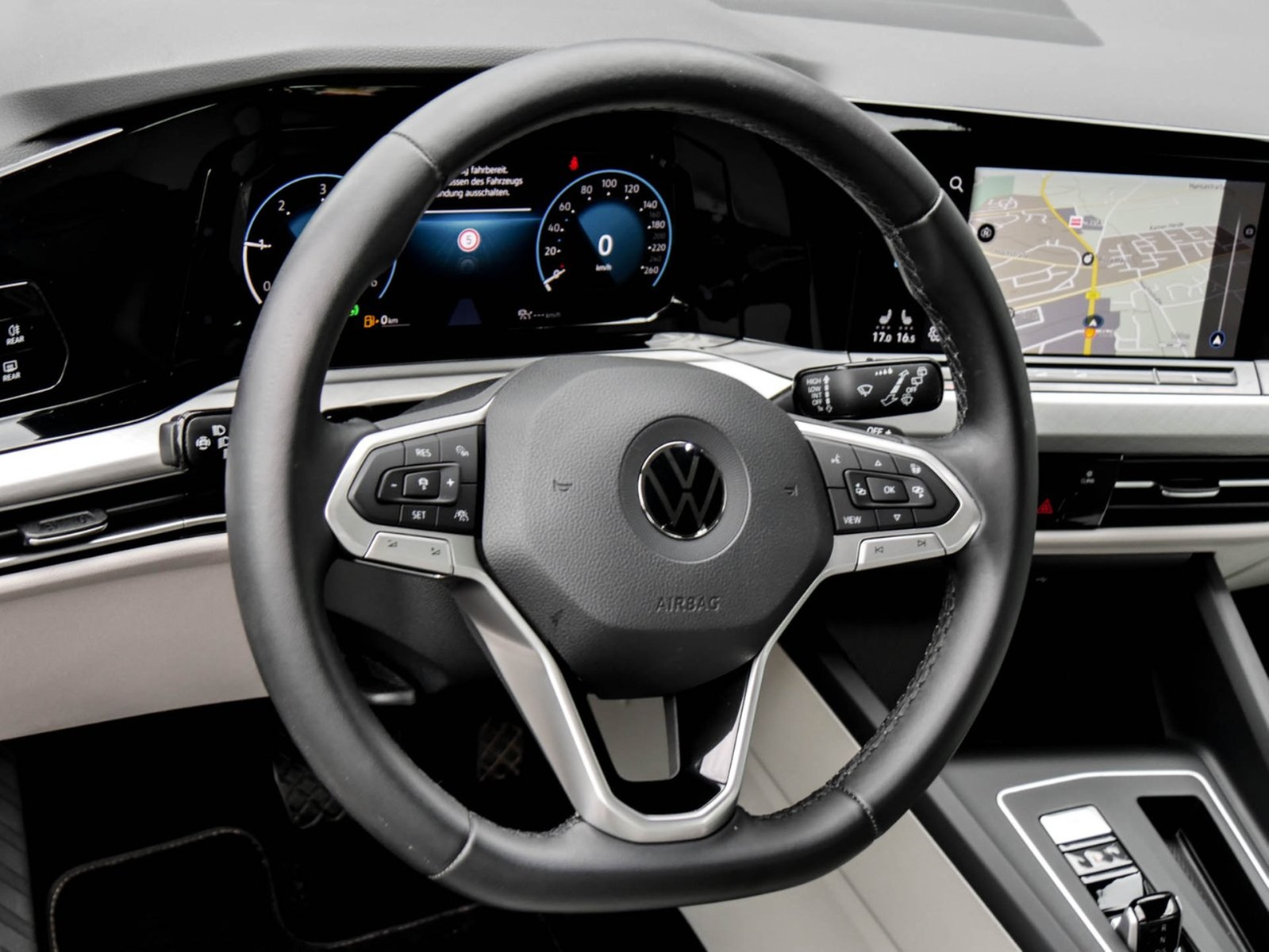 Volkswagen Golf VIII 2.0 LIFE ACC NAVI ALU LED SITZHEIZUNG