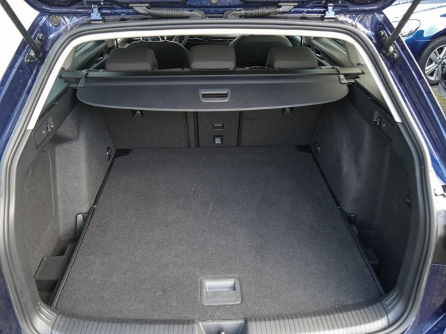 Volkswagen Golf Variant VIII 2.0 LIFE AHK ACC NAVI CARPLAY