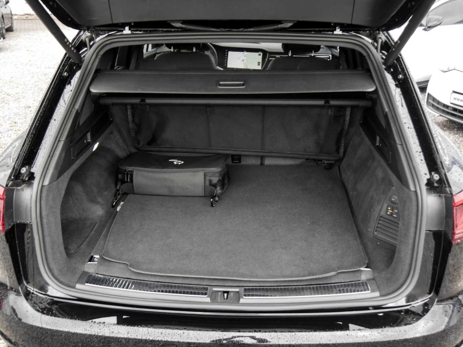 Volkswagen Touareg HYBRID R NEUESMODELL PANO AHK 360CAM 21Z