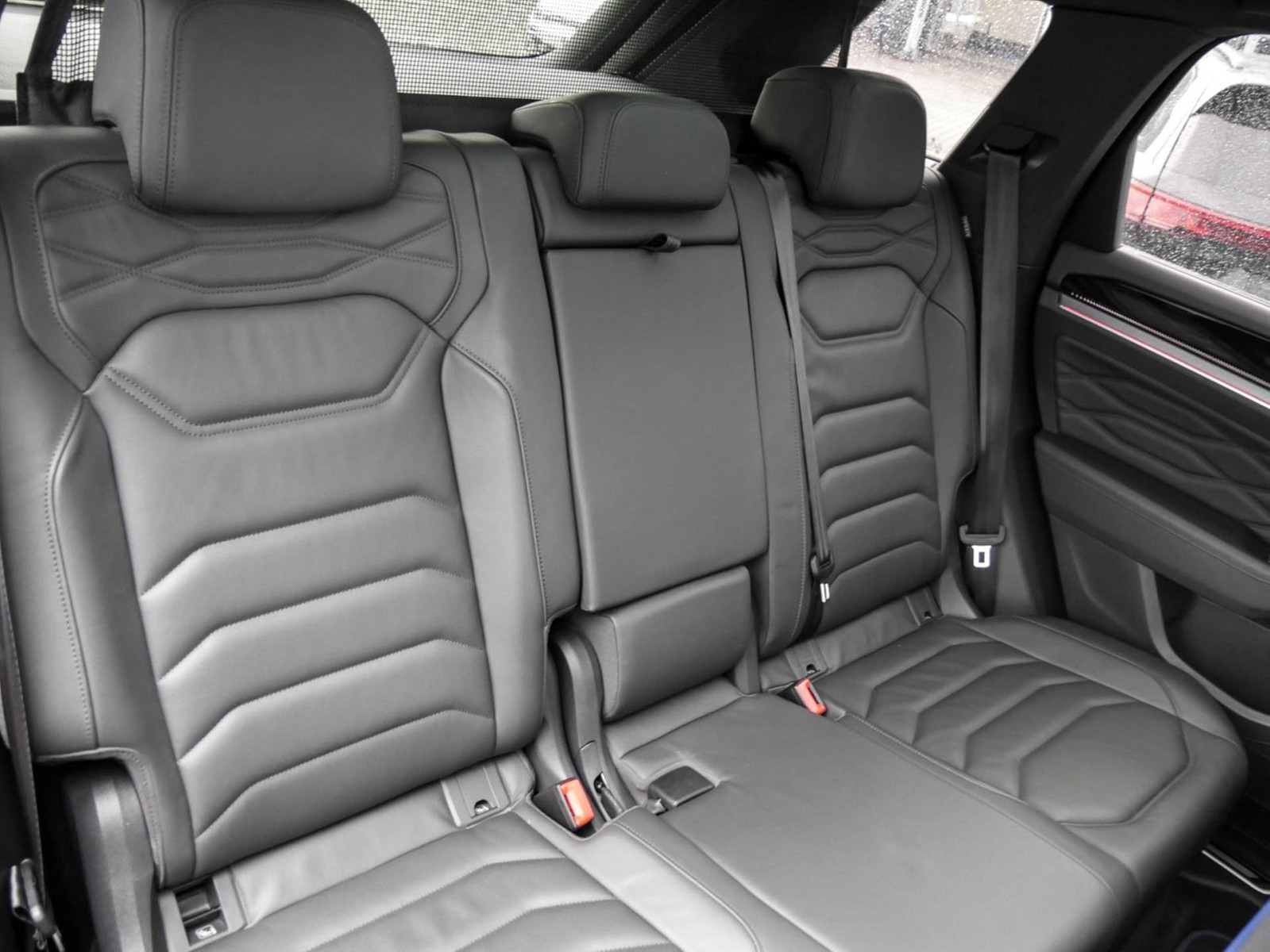 Volkswagen Touareg HYBRID R NEUESMODELL PANO AHK 360CAM 21Z