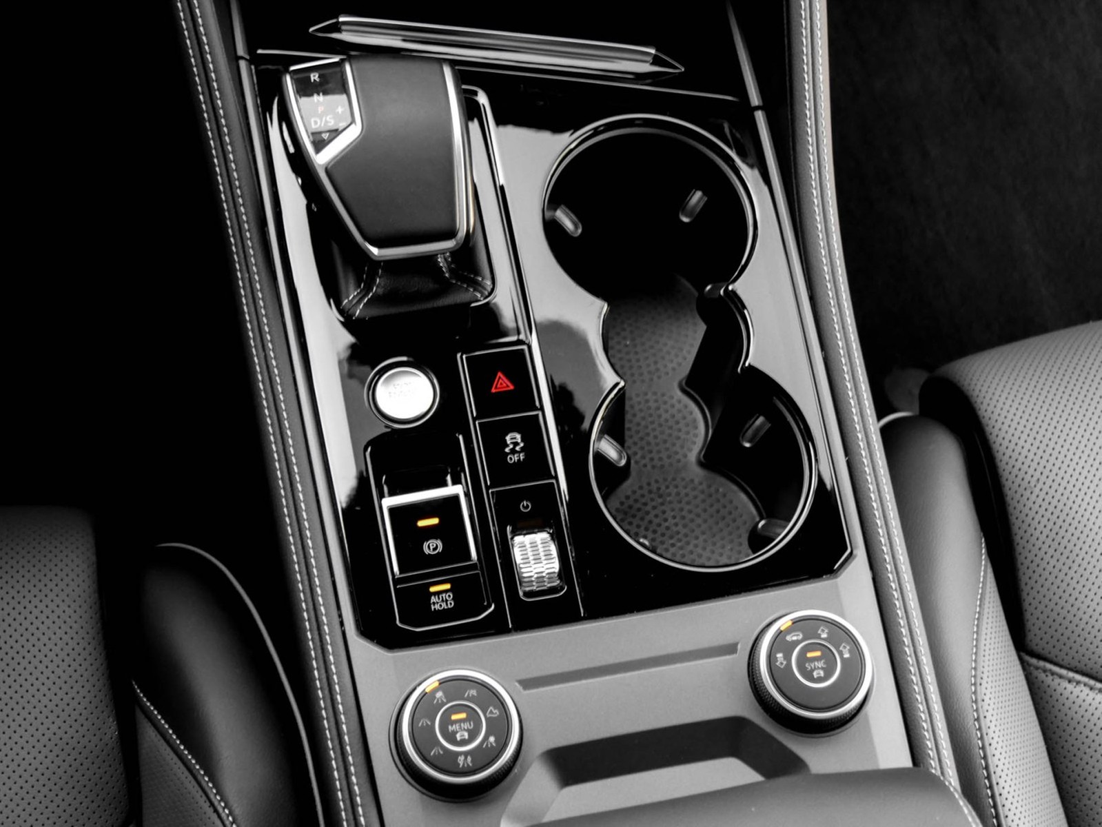 Volkswagen Touareg V6 R-LINE NEUES MODELL PANO CAM ACC LM22