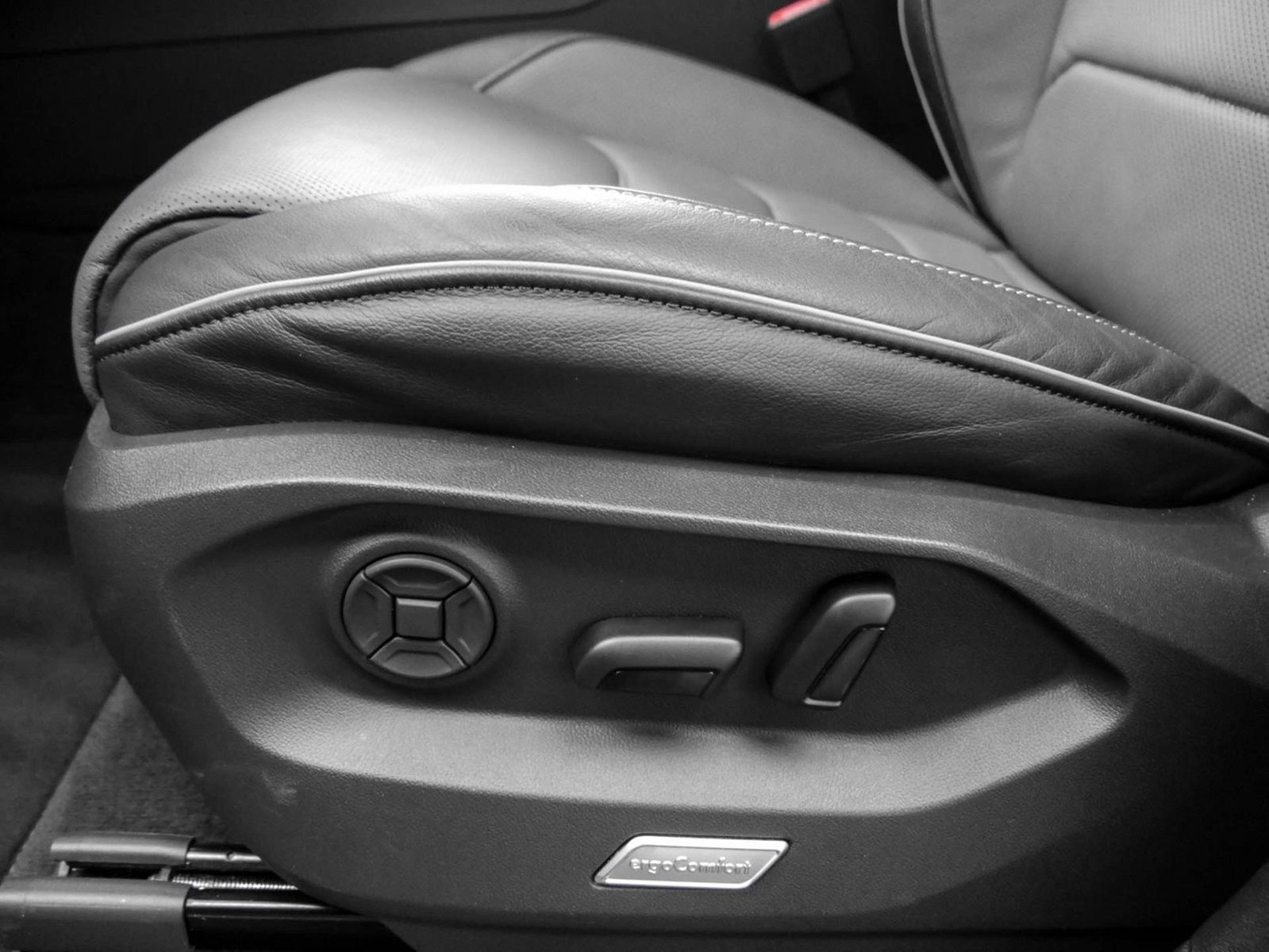 Volkswagen Touareg V6 R-LINE NEUES MODELL PANO CAM ACC LM22