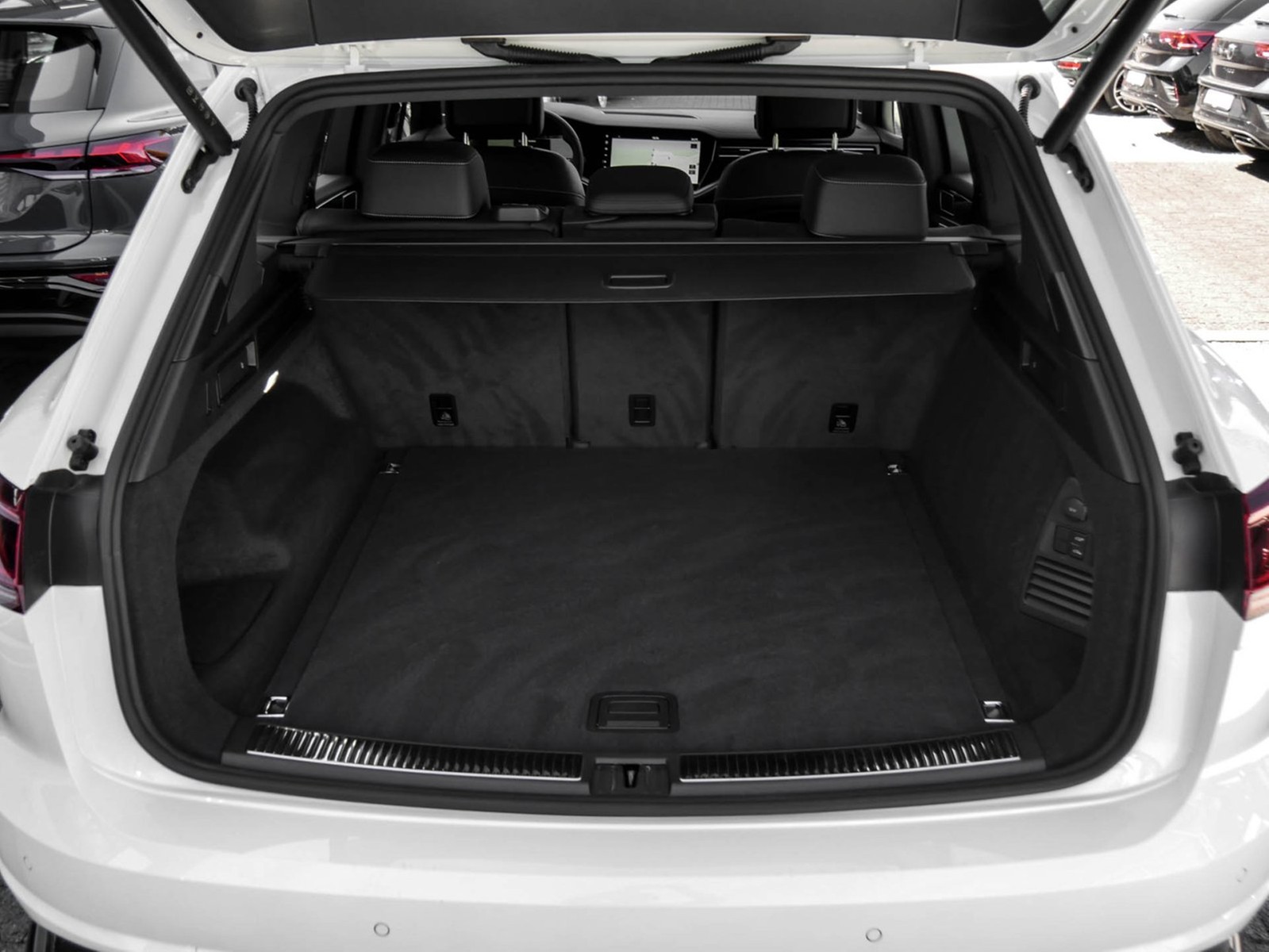 Volkswagen Touareg V6 R-LINE NEUES MODELL PANO CAM ACC LM22
