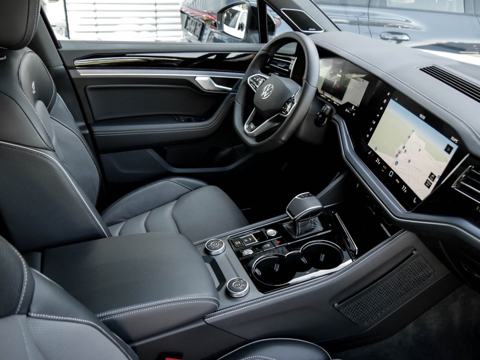 Volkswagen Touareg V6 R-LINE NEUES MODELL PANO CAM ACC LM22