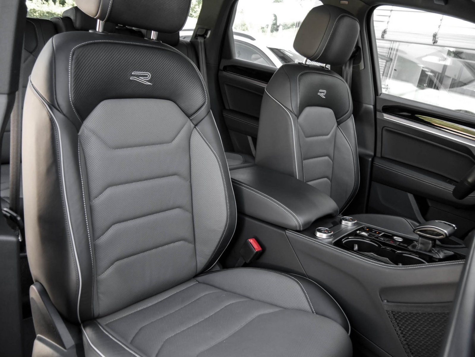 Volkswagen Touareg V6 R-LINE NEUES MODELL PANO CAM ACC LM22