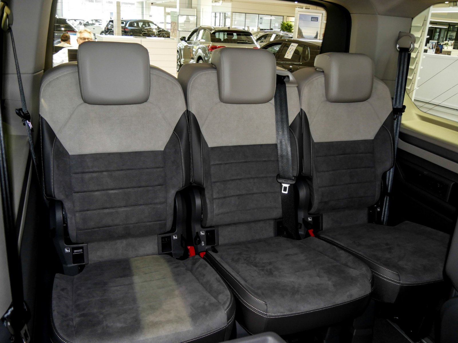 Volkswagen T7 Multivan 2.0 TDI DSG EDITION eSITZE HARMANKARDON