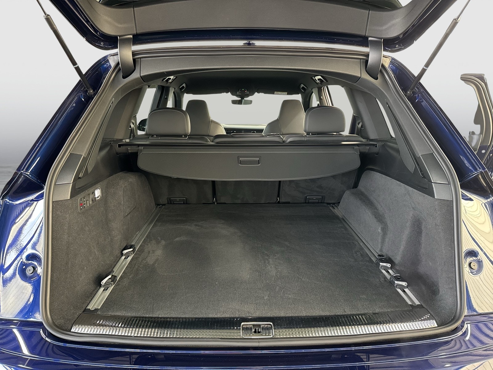 Audi Q7 55 quattro HYBRID S LINE BLACKPAK AHK LM21