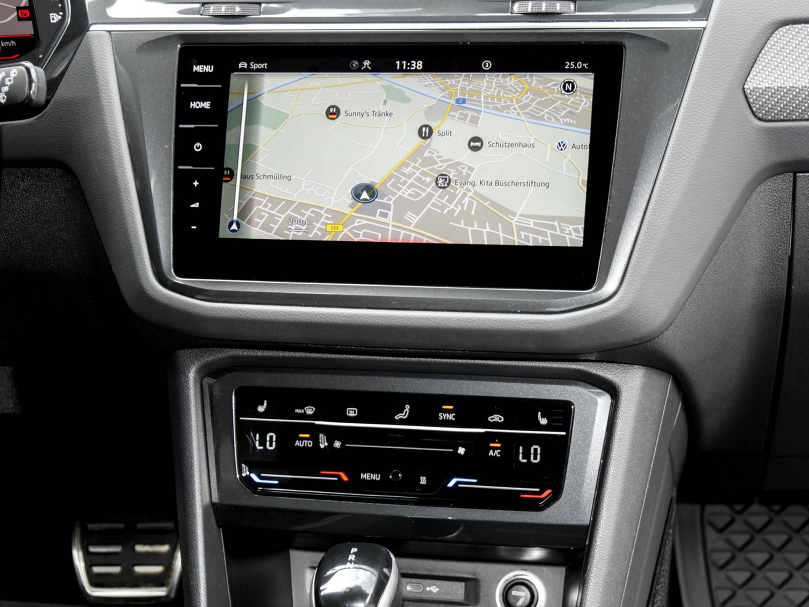 Volkswagen Tiguan 2.0 R-LINE 4X4 STANDHZ. AHK CAM ACC LM19