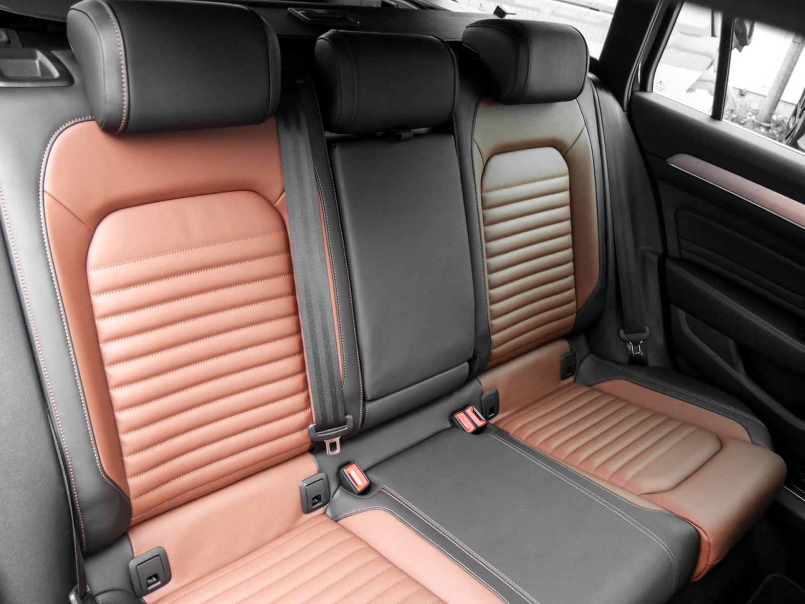 Volkswagen Passat Variant 2.0 ELEGANCE 4X4 LEDER AHK 360CAM