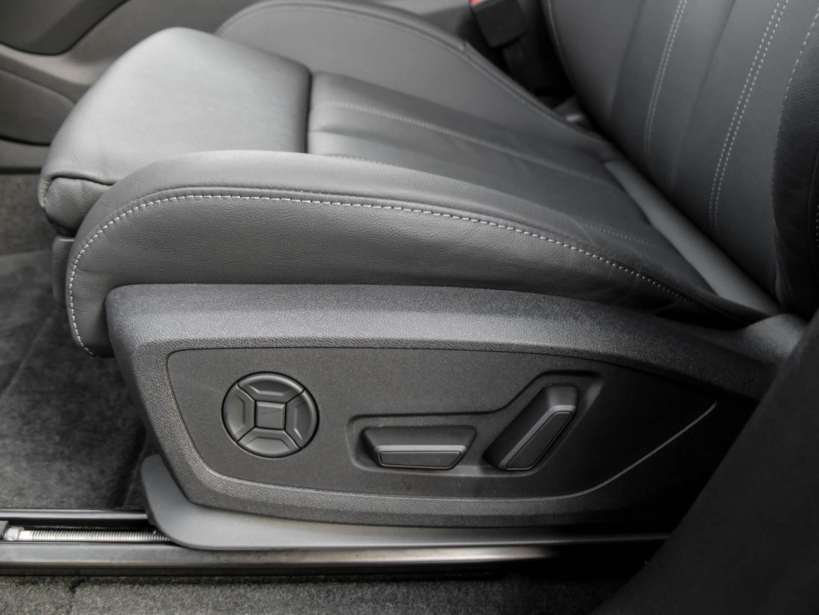 Audi SQ6 e-tron quattro PANO B&O AHK 360°CAM ACC LM21