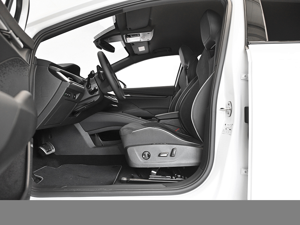 Skoda Enyaq 85 Sportline AHK ACC HuD CANTON NAV 360GRAD