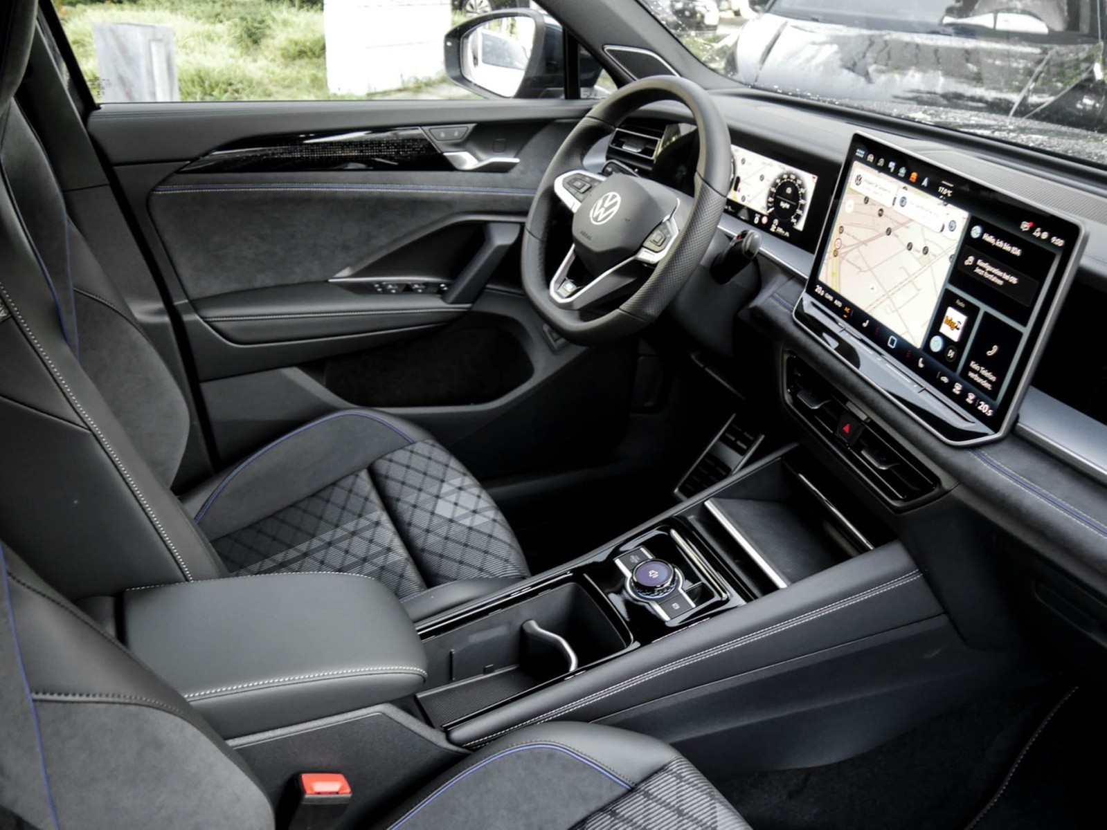 Volkswagen Tayron 2.0 TDI R-Line DSG 7SITZE PANO AHK LM20 HEAD-UP