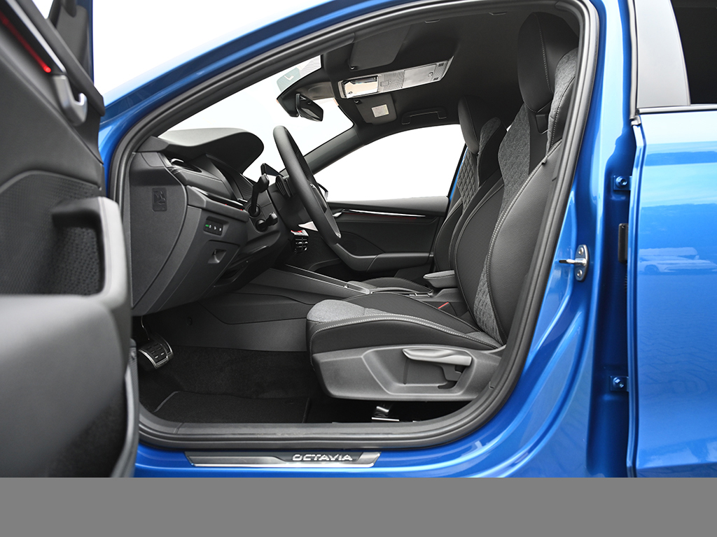 Skoda Octavia Combi 2.0TDI DSG Sportline AHK HuD NAV CANTON STANDHZG. ACC 360GRAD