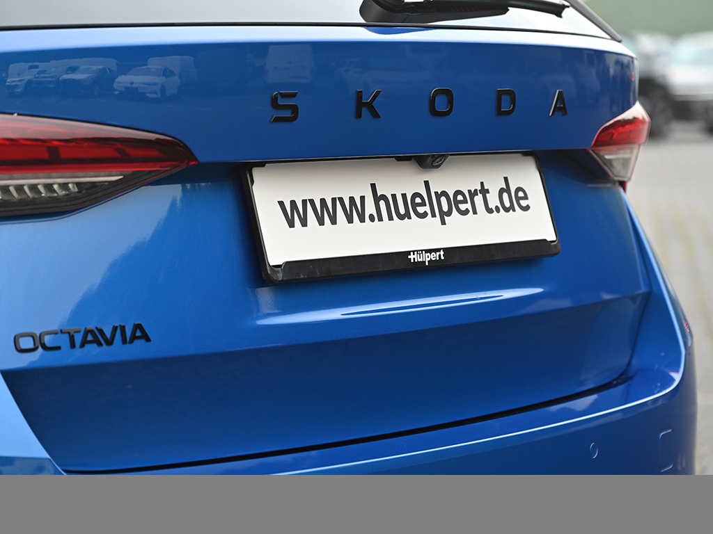 Skoda Octavia Combi 2.0TDI DSG Sportline AHK HuD NAV CANTON STANDHZG. ACC 360GRAD