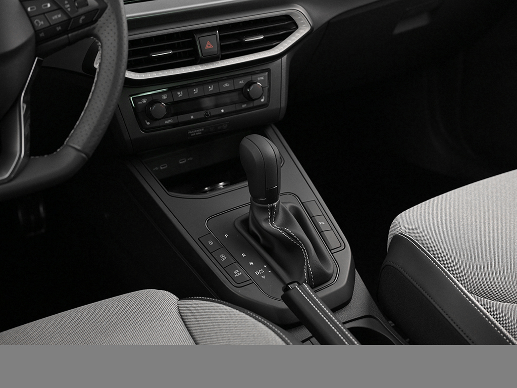 Seat Arona 1.0 FR BLACK EDITION DSG AHK NAVI CAM LED