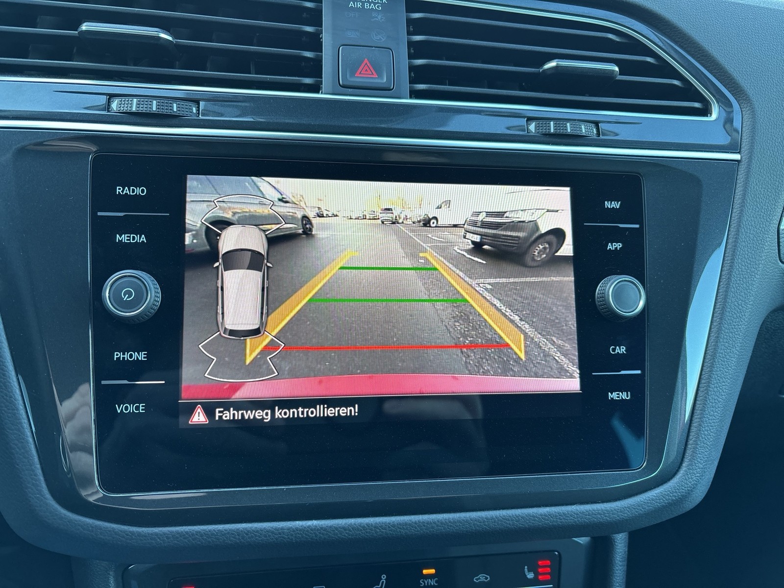 Volkswagen Tiguan 1.5 LIFE STANDHZ. KAMERA eKLAPPE NAVI