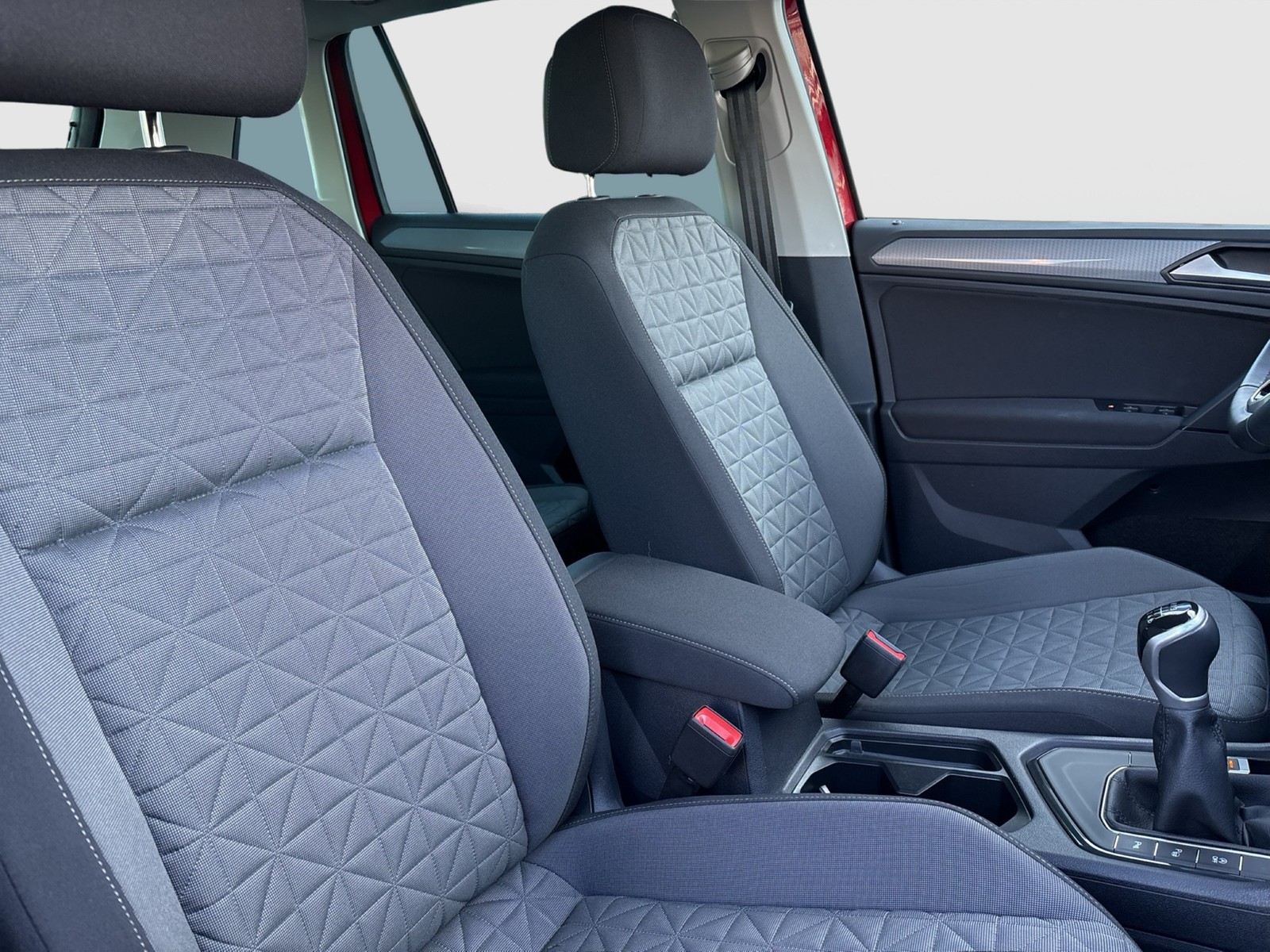 Volkswagen Tiguan 1.5 LIFE STANDHZ. KAMERA eKLAPPE NAVI