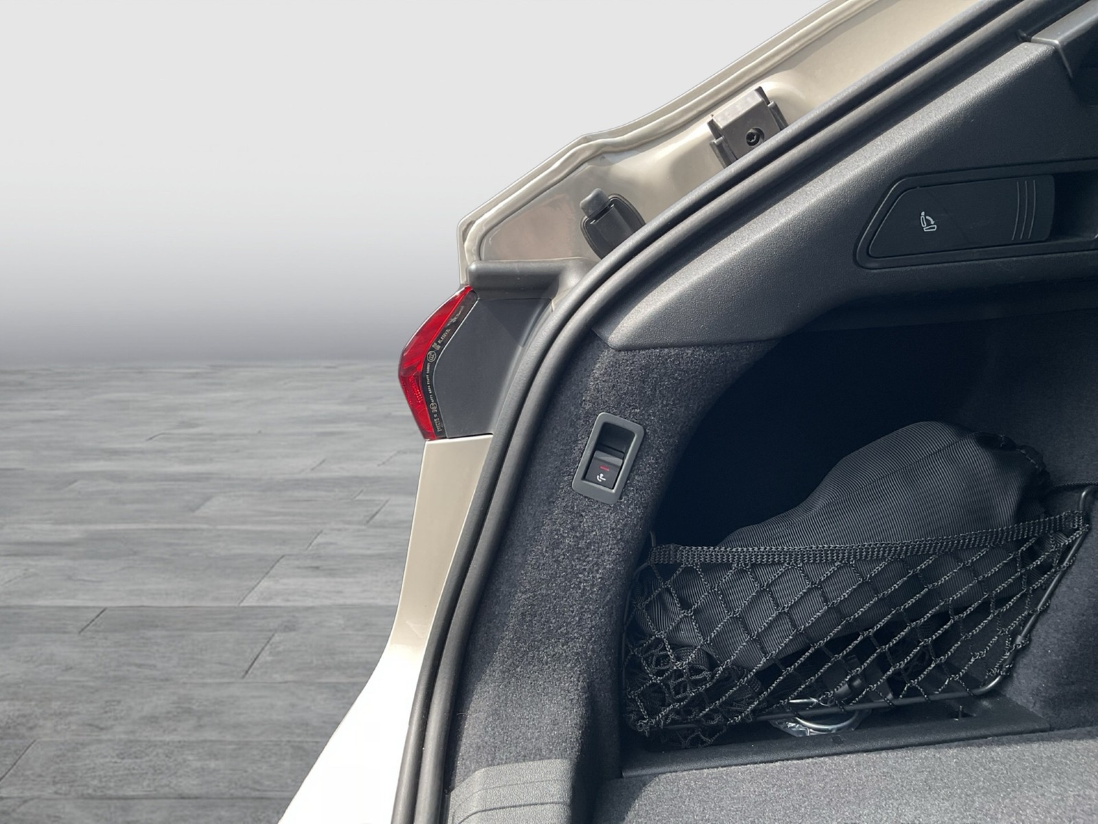 Audi A6 e-tron Avant quattro S LINE PANO B&O AHK LM21