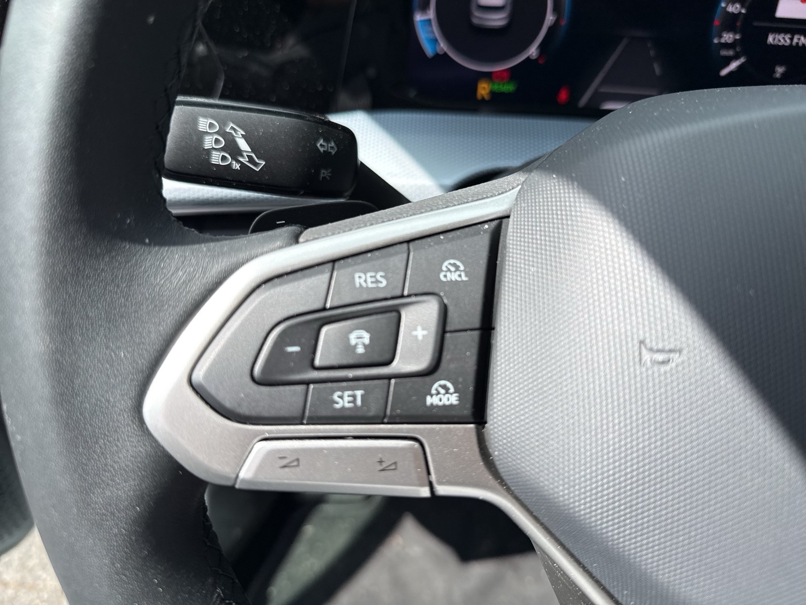 Volkswagen Golf VIII 1.5 eTSI GOAL CAM ACC CARPLAY LED+ ALU