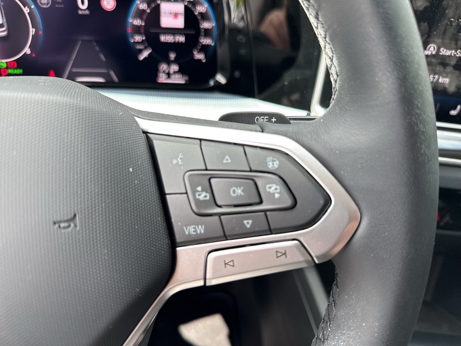 Volkswagen Golf VIII 1.5 eTSI GOAL CAM ACC CARPLAY LED+ ALU
