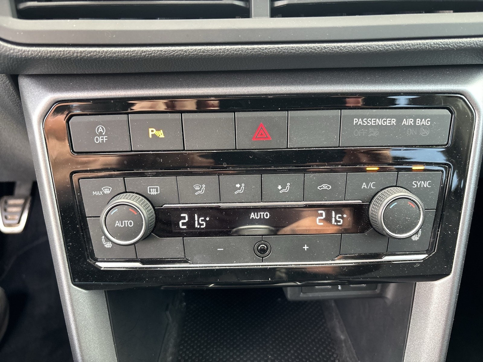 Volkswagen T-Cross 1.0 ACTIVE AHK ACC NAVI ALU CARPLAY