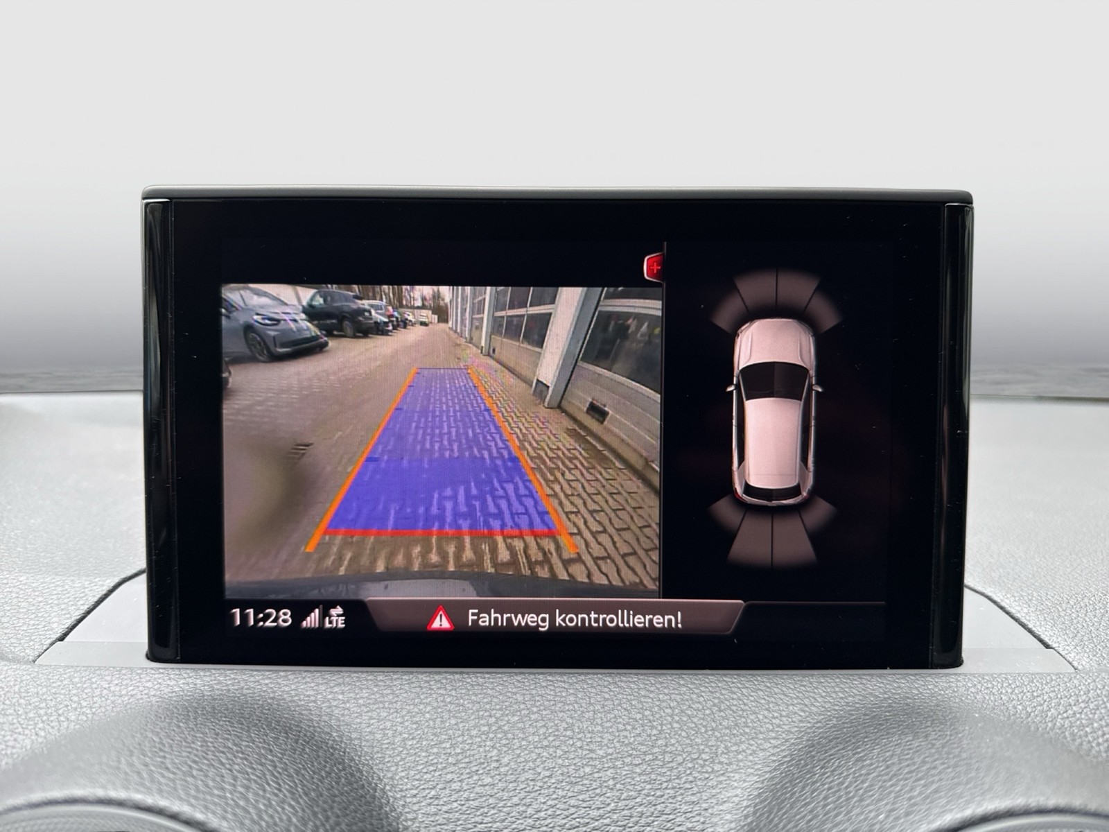 Audi Q2 35 S LINE AHK CAM ACC LM18 NAVI LED SITZHEIZUNG