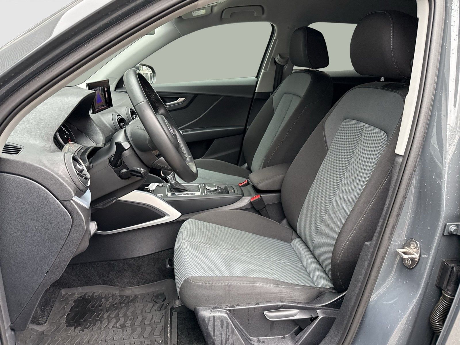 Audi Q2 35 S LINE AHK CAM ACC LM18 NAVI LED SITZHEIZUNG