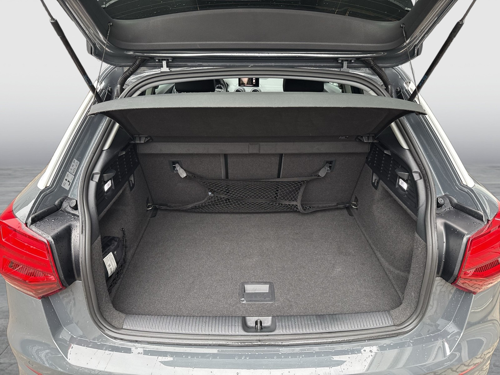 Audi Q2 35 S LINE AHK CAM ACC LM18 NAVI LED SITZHEIZUNG