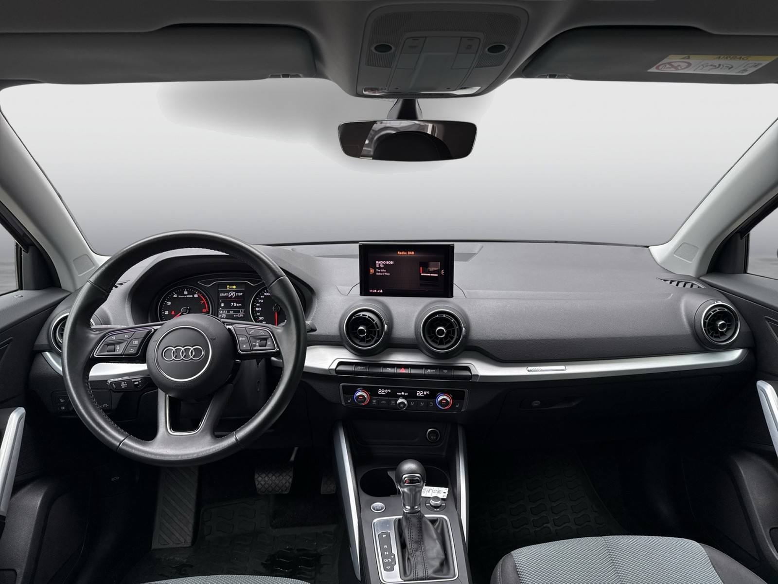 Audi Q2 35 S LINE AHK CAM ACC LM18 NAVI LED SITZHEIZUNG