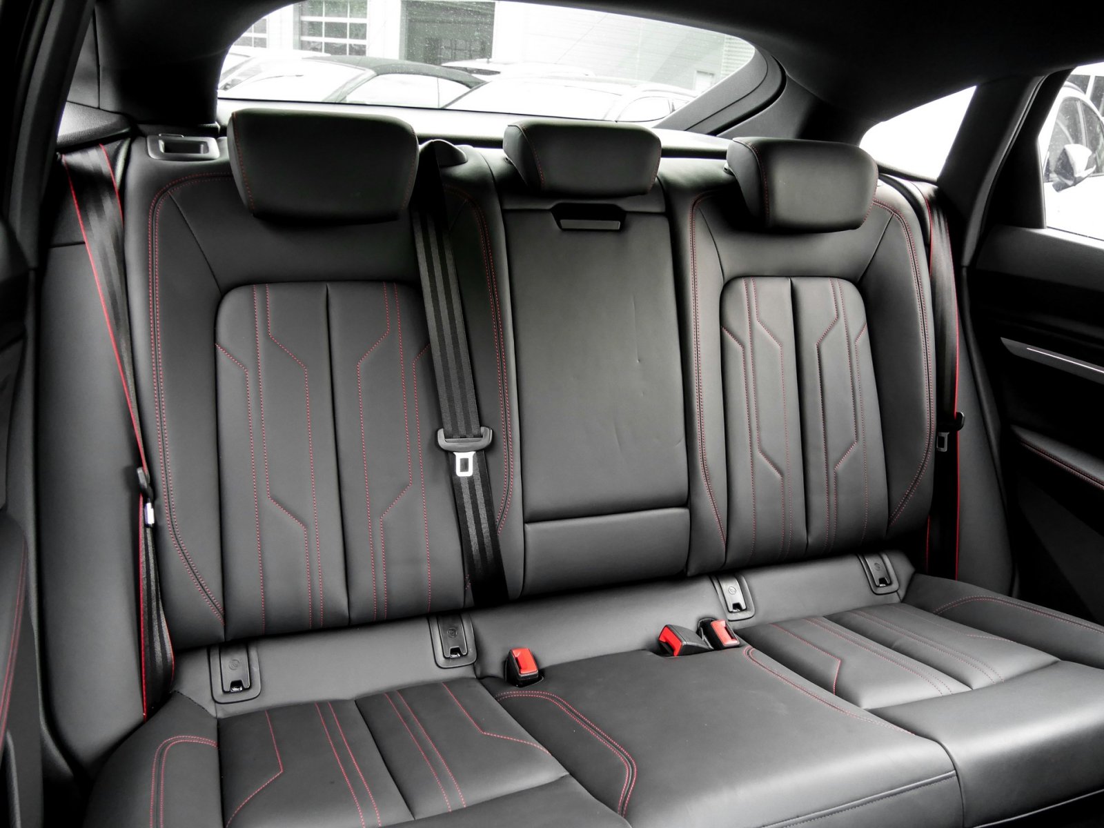 Audi Q8 e-tron Sportback 55 quattro S LINE CARBON AHK