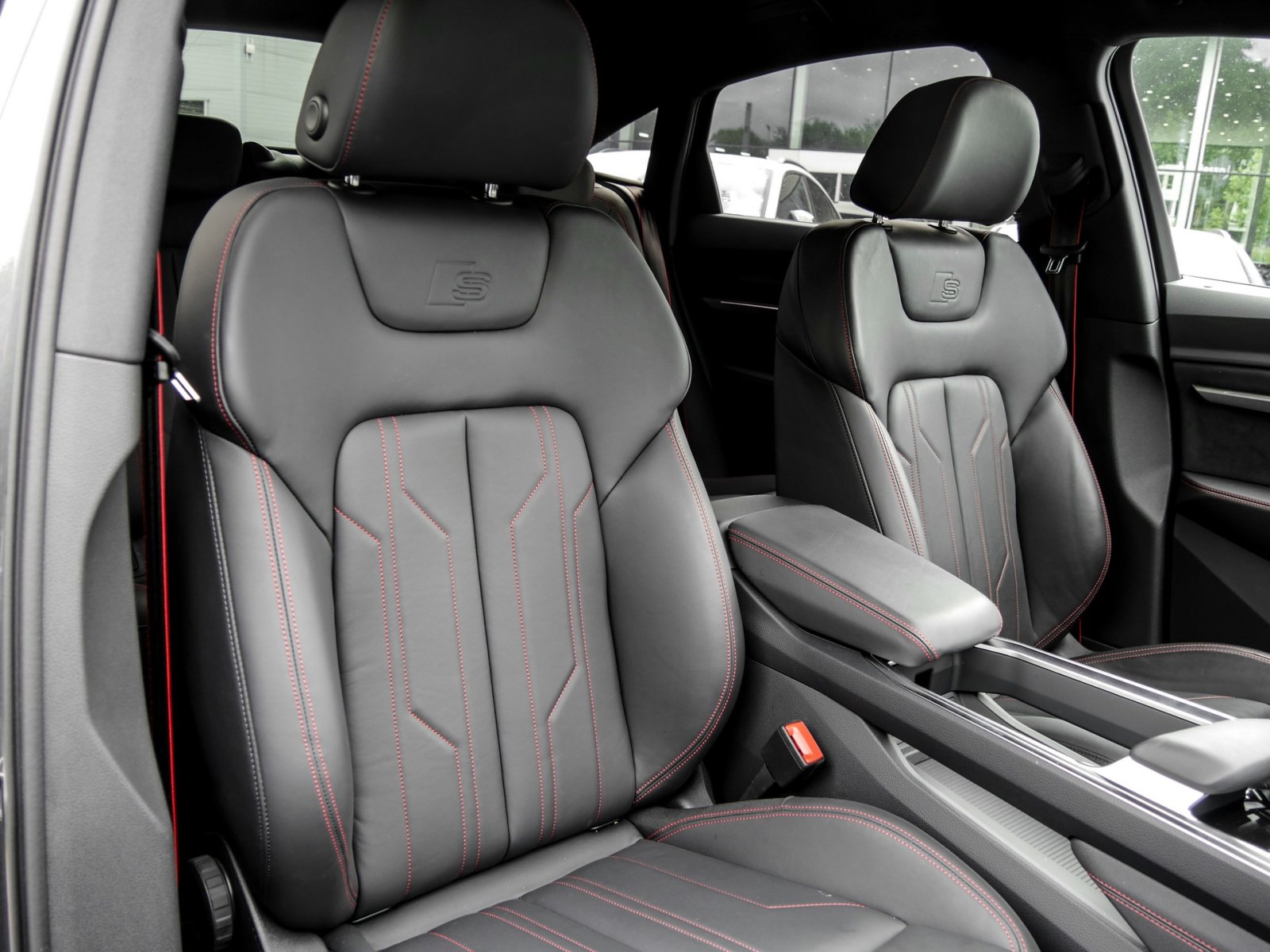 Audi Q8 e-tron Sportback 55 quattro S LINE CARBON AHK