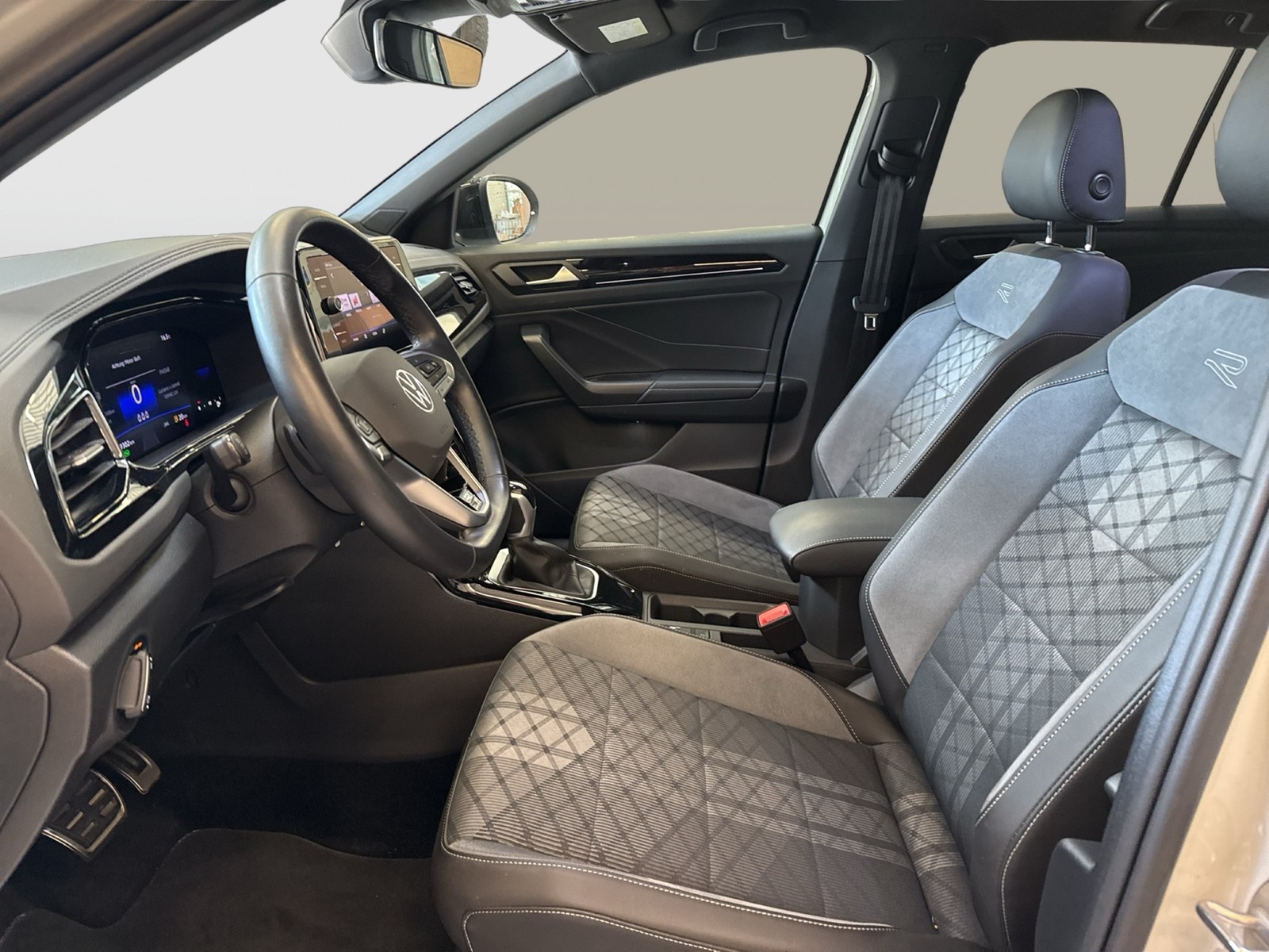 Volkswagen T-Roc 1.5 R-LINE BLACKSTYLE CAM ACC LM19 CARPLAY