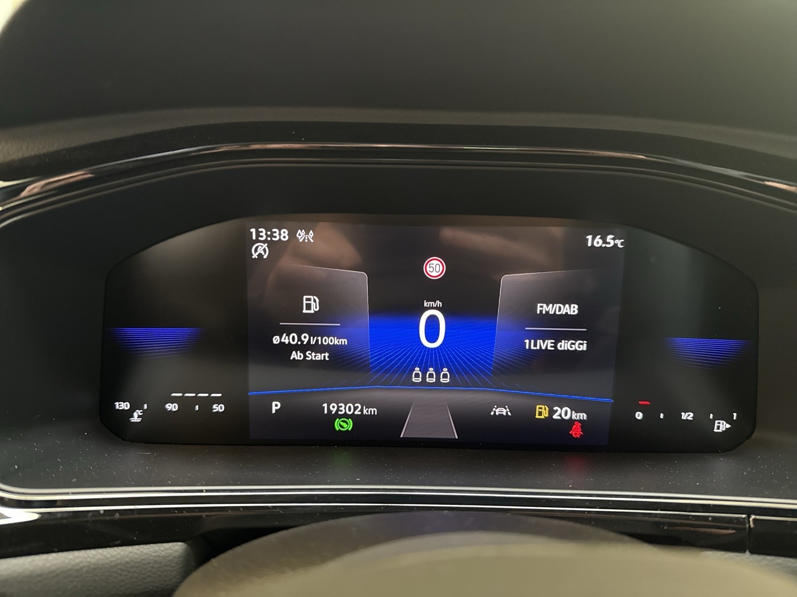 Volkswagen T-Roc 1.5 R-LINE BLACKSTYLE CAM ACC LM19 CARPLAY