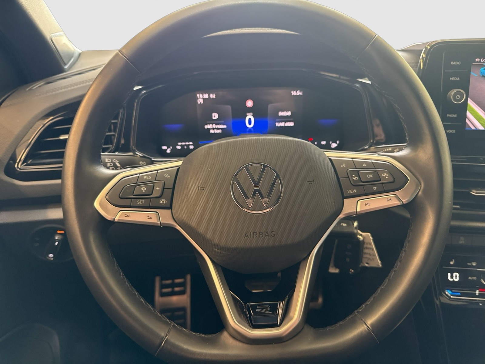 Volkswagen T-Roc 1.5 R-LINE BLACKSTYLE CAM ACC LM19 CARPLAY