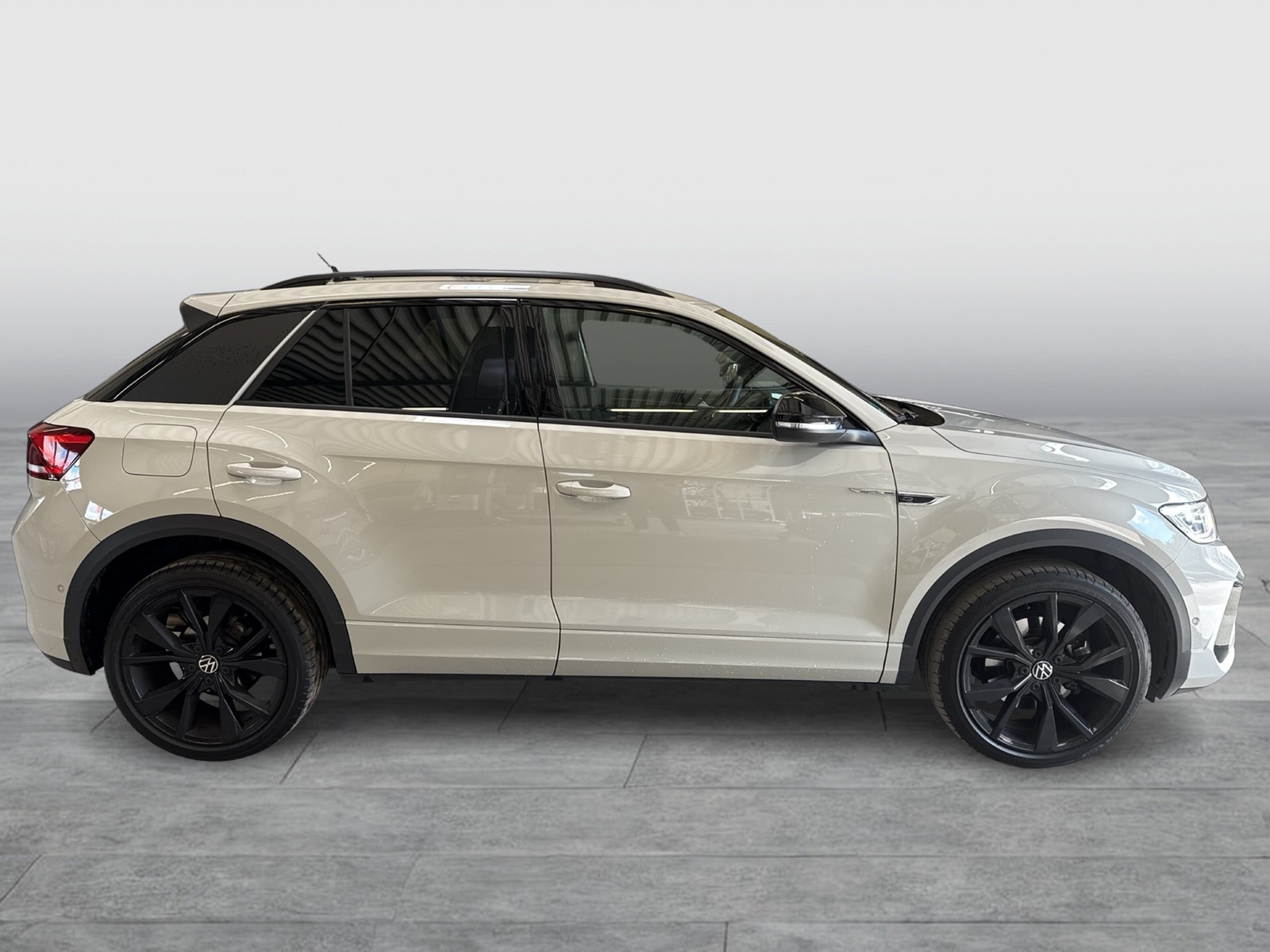 Volkswagen T-Roc 1.5 R-LINE BLACKSTYLE CAM ACC LM19 CARPLAY