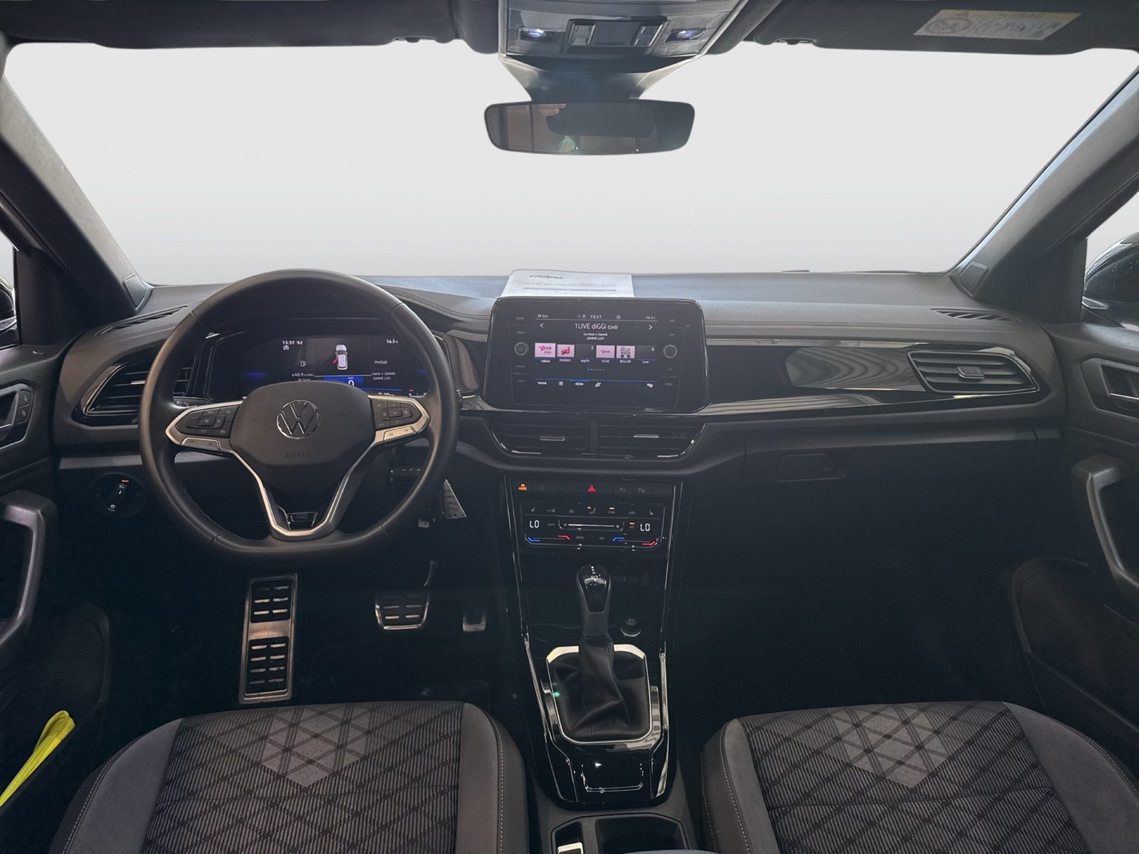 Volkswagen T-Roc 1.5 R-LINE BLACKSTYLE CAM ACC LM19 CARPLAY