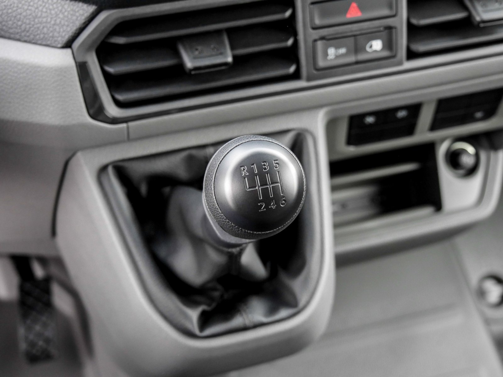 Volkswagen Crafter 35 HD MR CARPLAY CAM AHK-VORB.