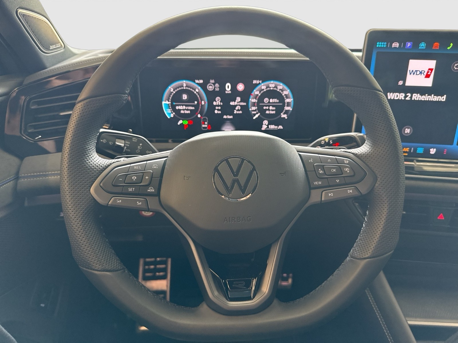 Volkswagen Tiguan 2.0 R-LINE 4MOTION DSG LEDER AHK eSITZE