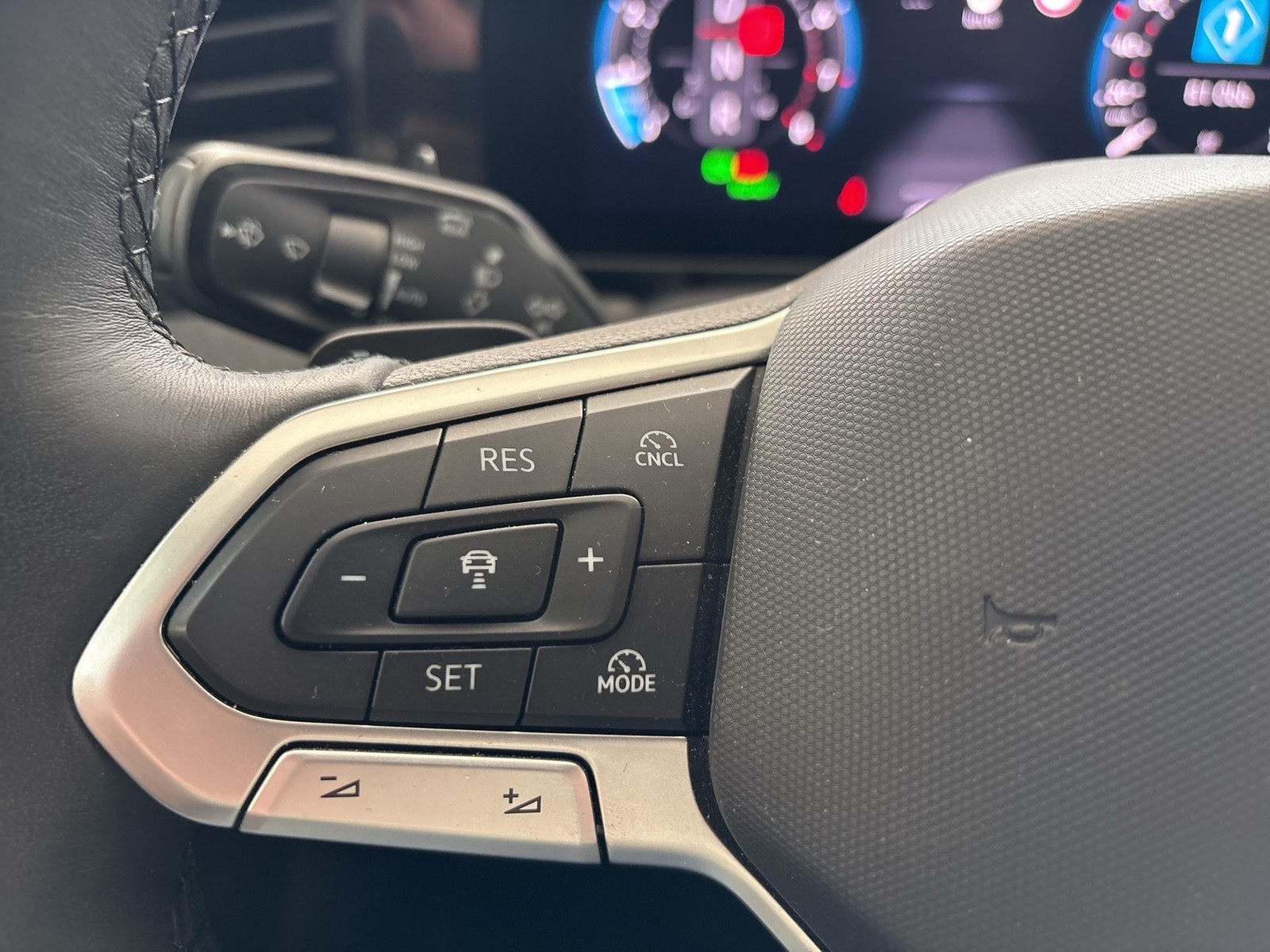 Volkswagen Passat Variant 1.5 eTSI CAM ACC CARPLAY LM17