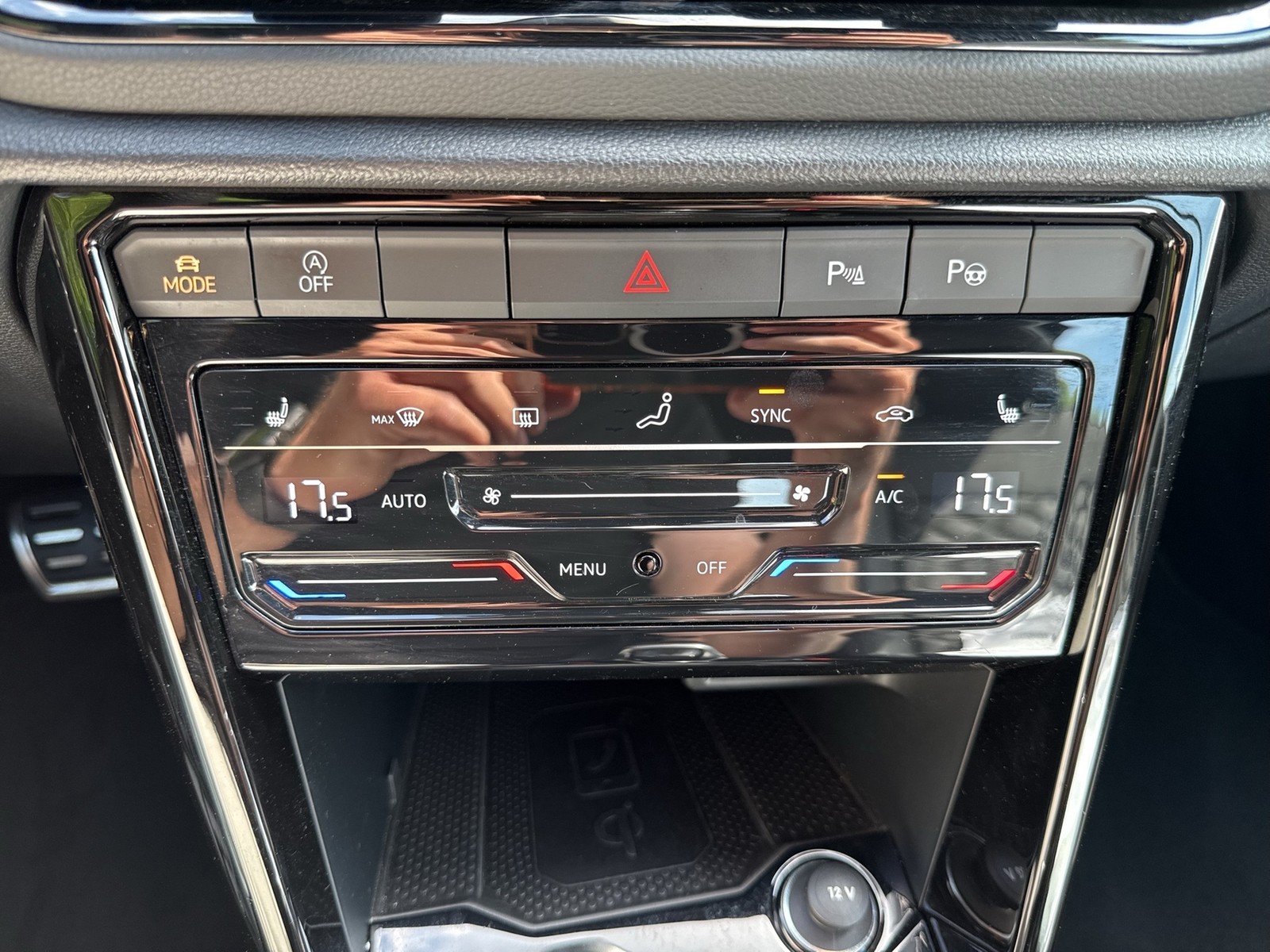 Volkswagen T-Roc Cabrio 1.5 R-LINE LEDER BEATS CAM ALU19