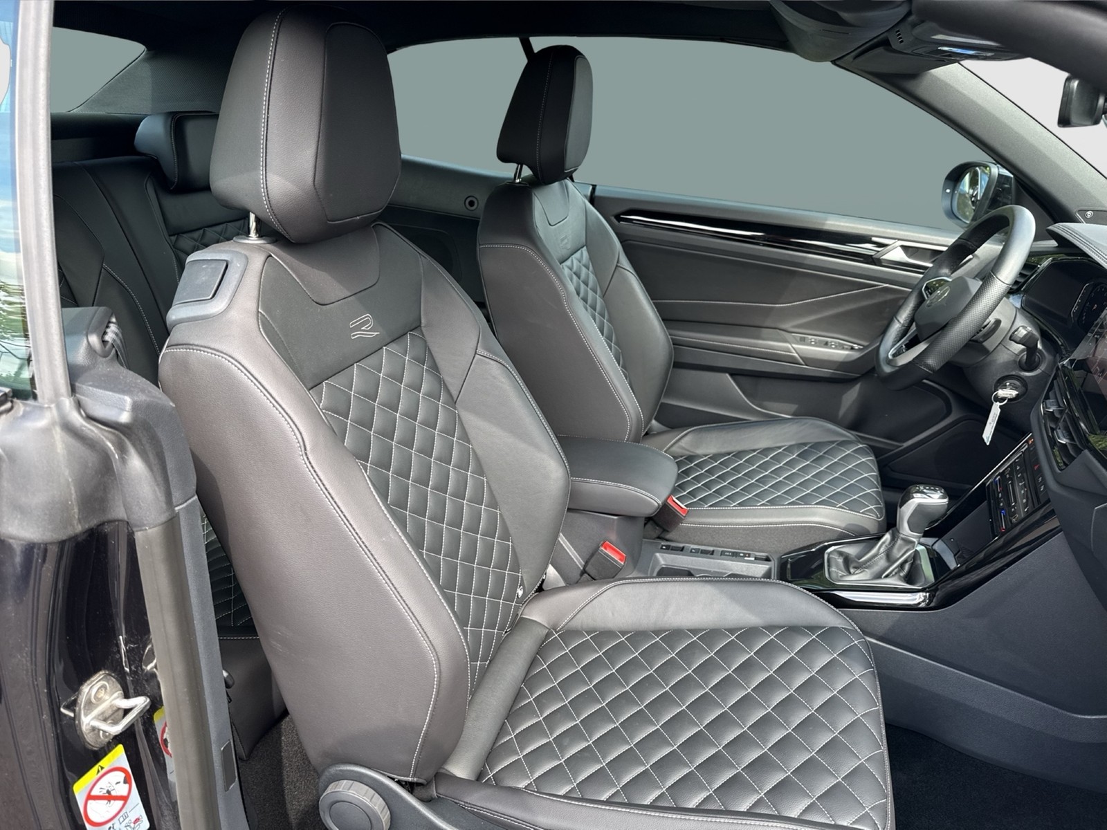 Volkswagen T-Roc Cabrio 1.5 R-LINE LEDER BEATS CAM ALU19