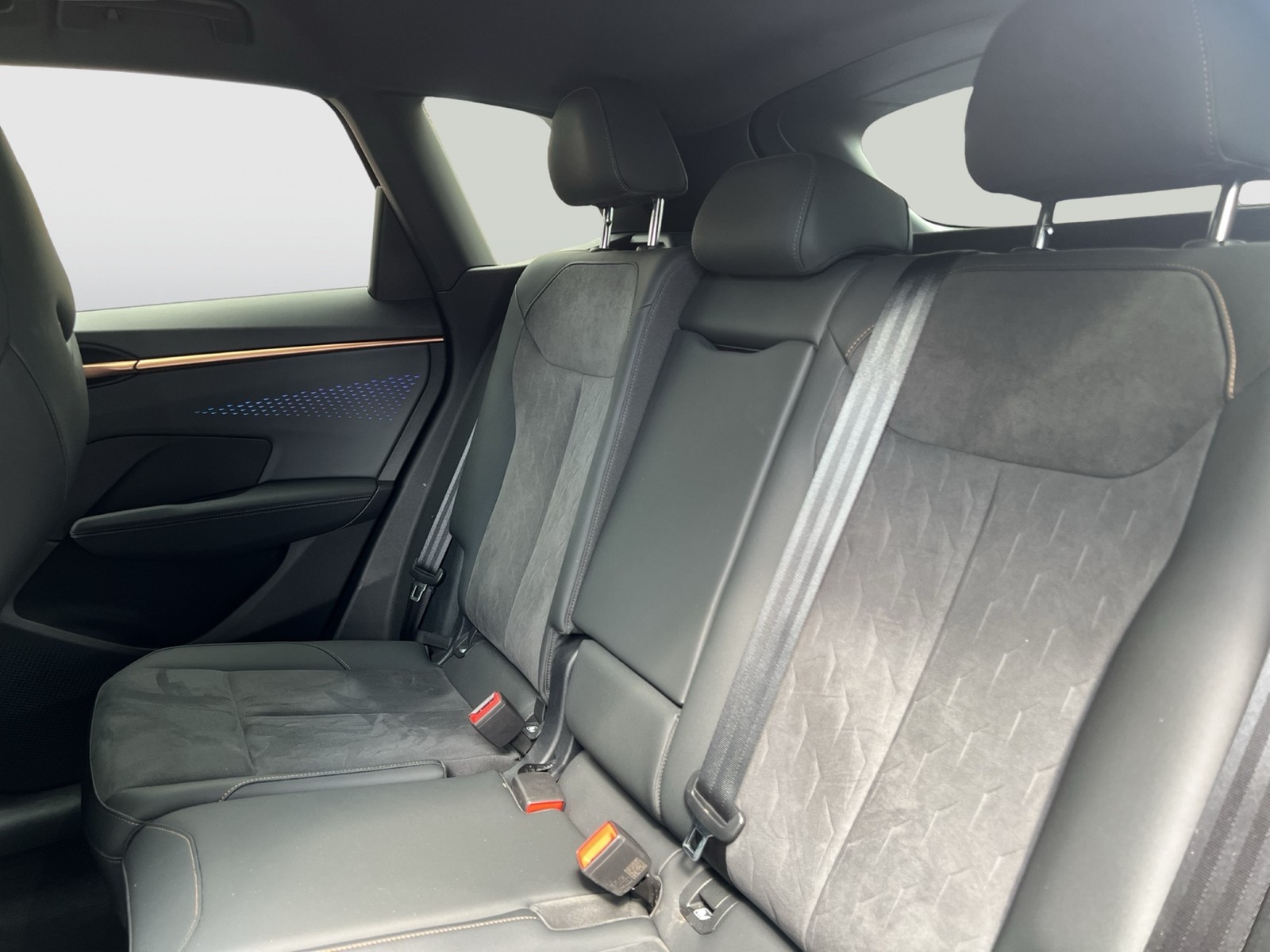 Cupra Terramar 1.5 eTSI 360CAM ACC LM18 HEADUP EKLAPPE