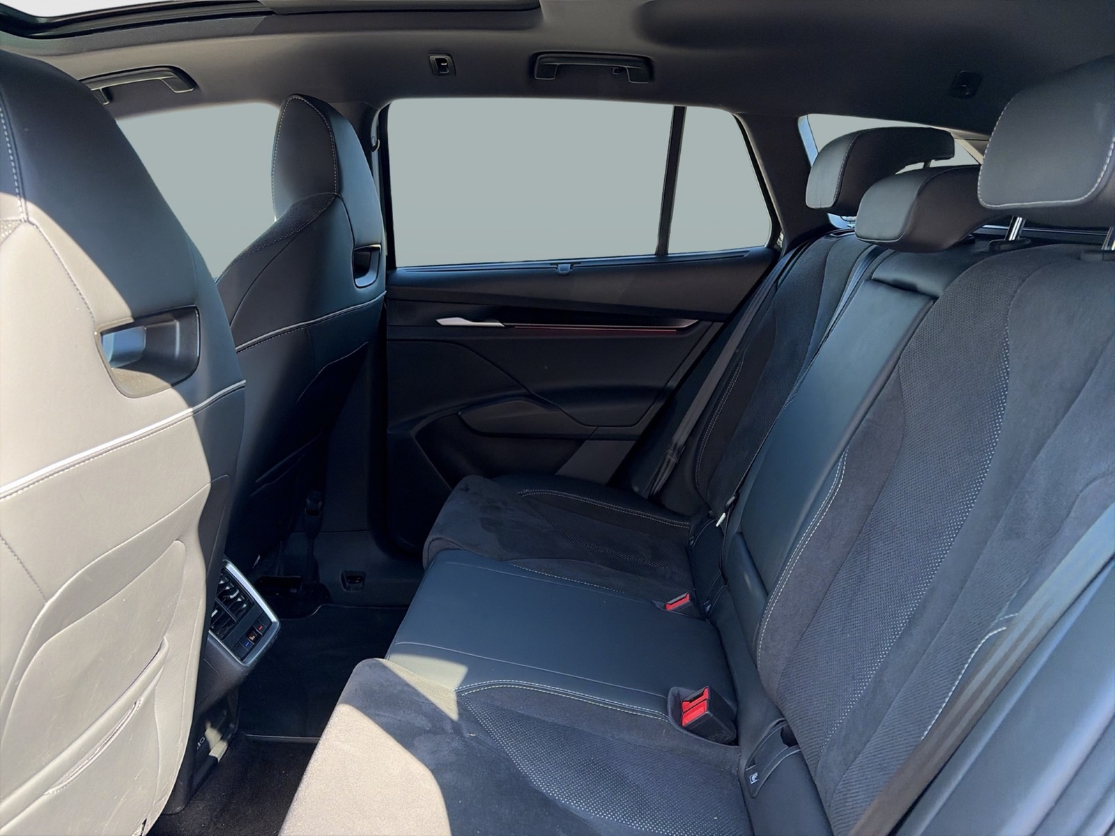 Skoda Enyaq 85 SPORTLINE WÄRMEPUMPE PANO AHK CAM LM20