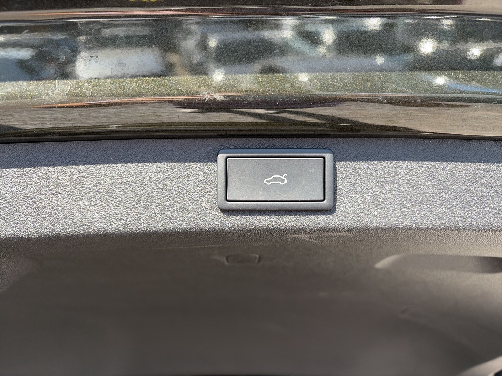 Skoda Enyaq 85 SPORTLINE WÄRMEPUMPE PANO AHK CAM LM20