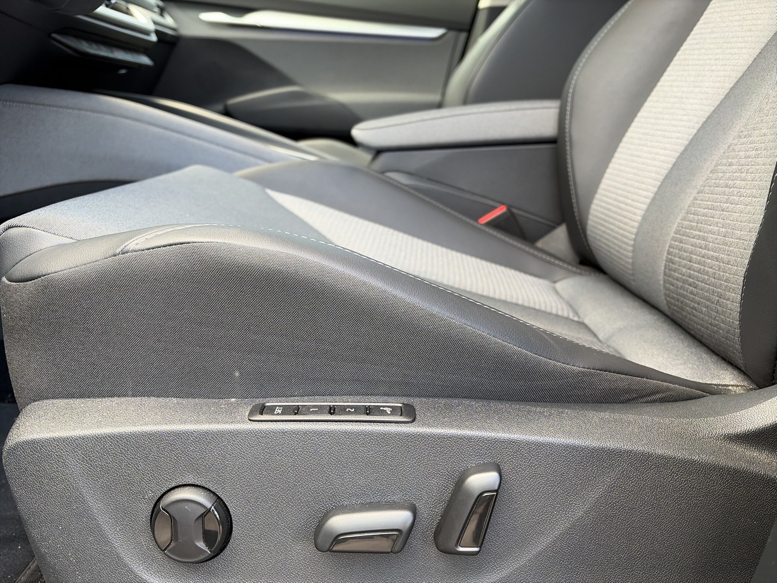 Skoda Enyaq Coupé 85 LOFT WÄRMEPUMPE PANO AHK CAM LM20