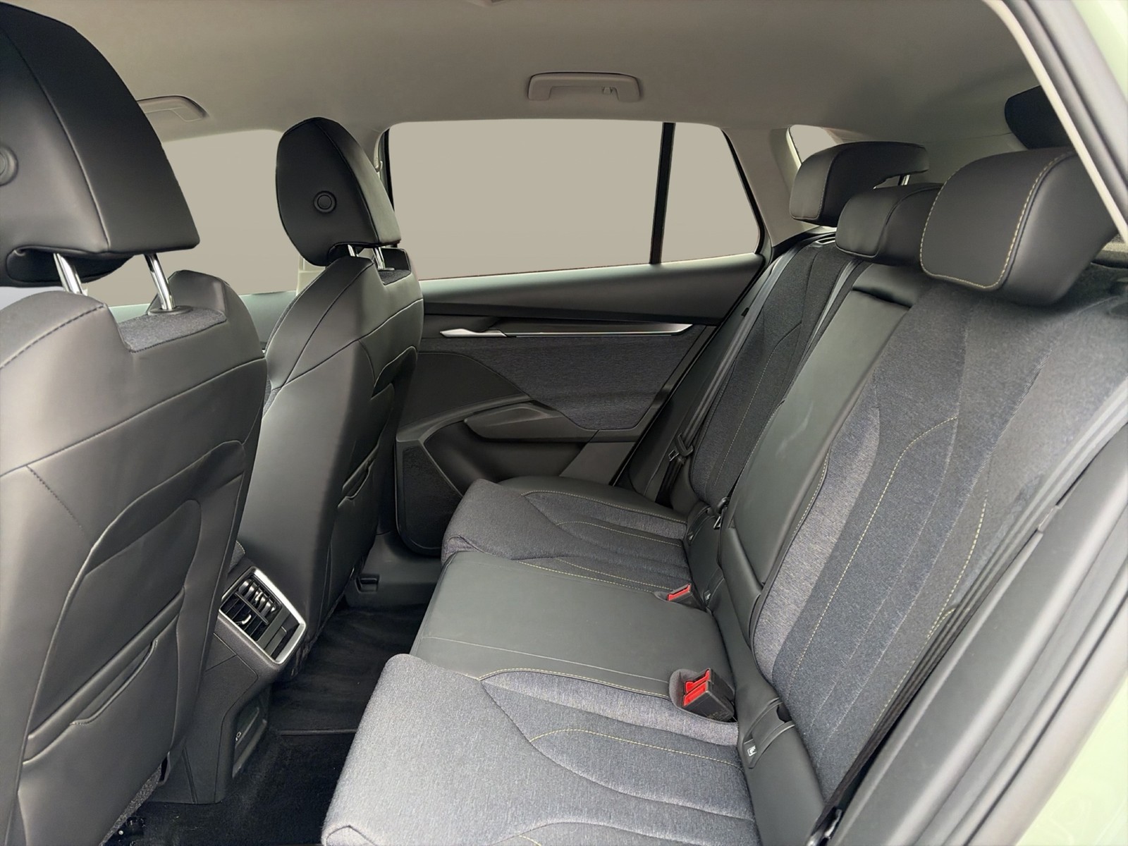 Skoda Elroq 85 LOFT WÄRMEPUMPE AHK CAM ACC LM19 MATRIX